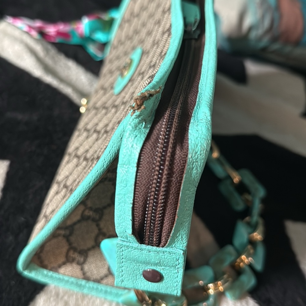 Gucci Beige and Teal Shoulder Bag - Picture 15 of 17